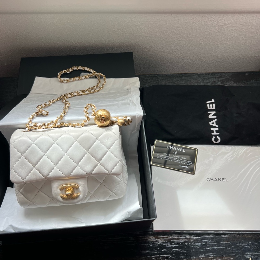 Chanel White Quilted Small Single Flap Shoulder Bag with Gold Chain